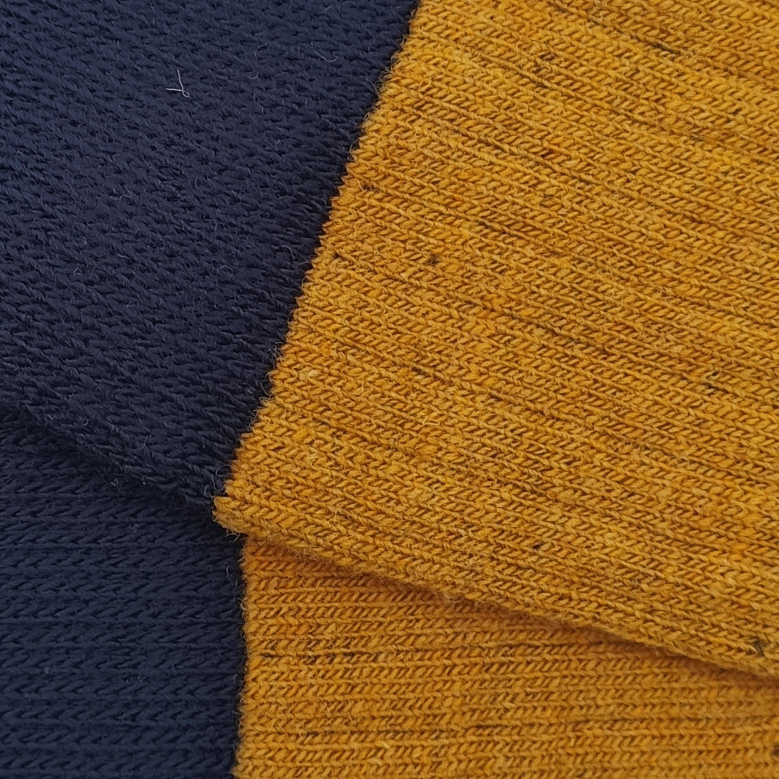 LANA-AMARILLO-MARINO-DETALLE