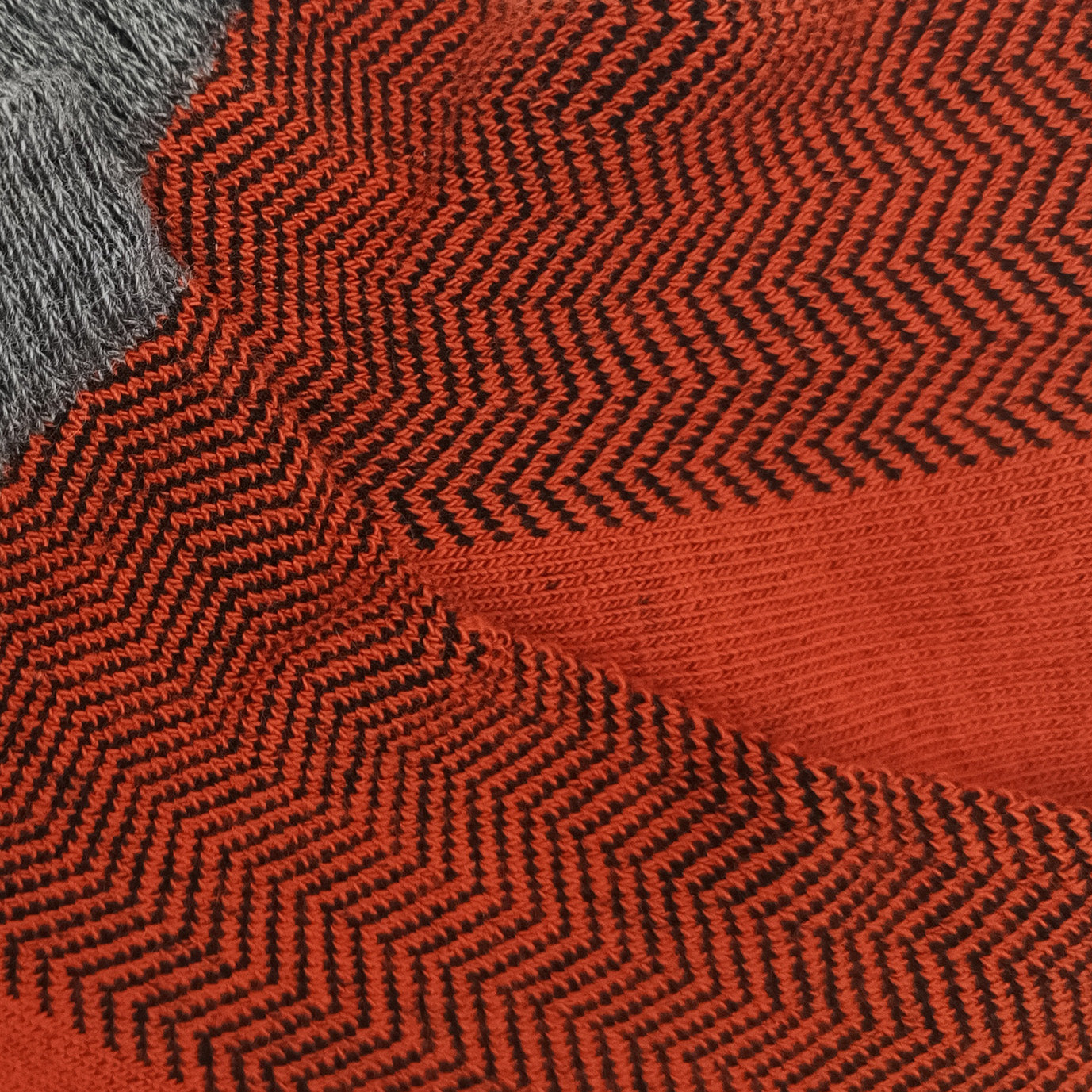 ESPIGA-TOBILLERO-TEJA-GRIS DETALLE