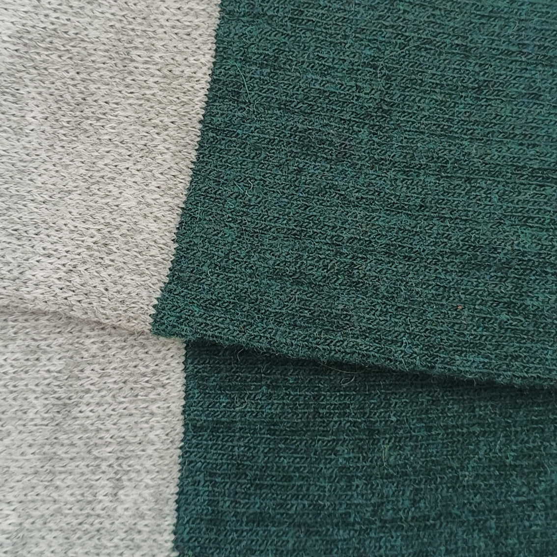LANA-BOTELLA-GRIS CLARO-DETALLE