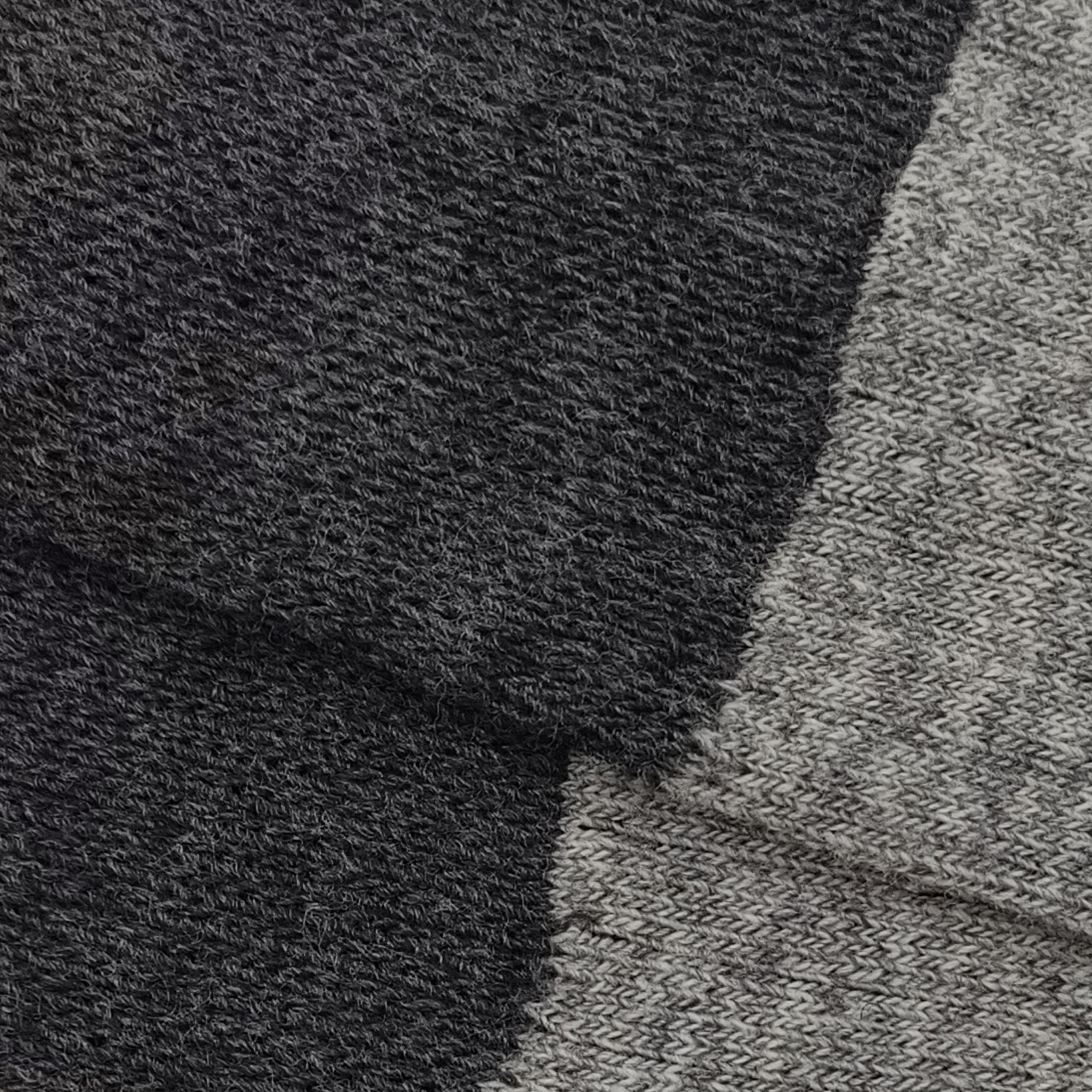LANA CALZA GRIS CLARO GRIS OSCUTO DETALLE