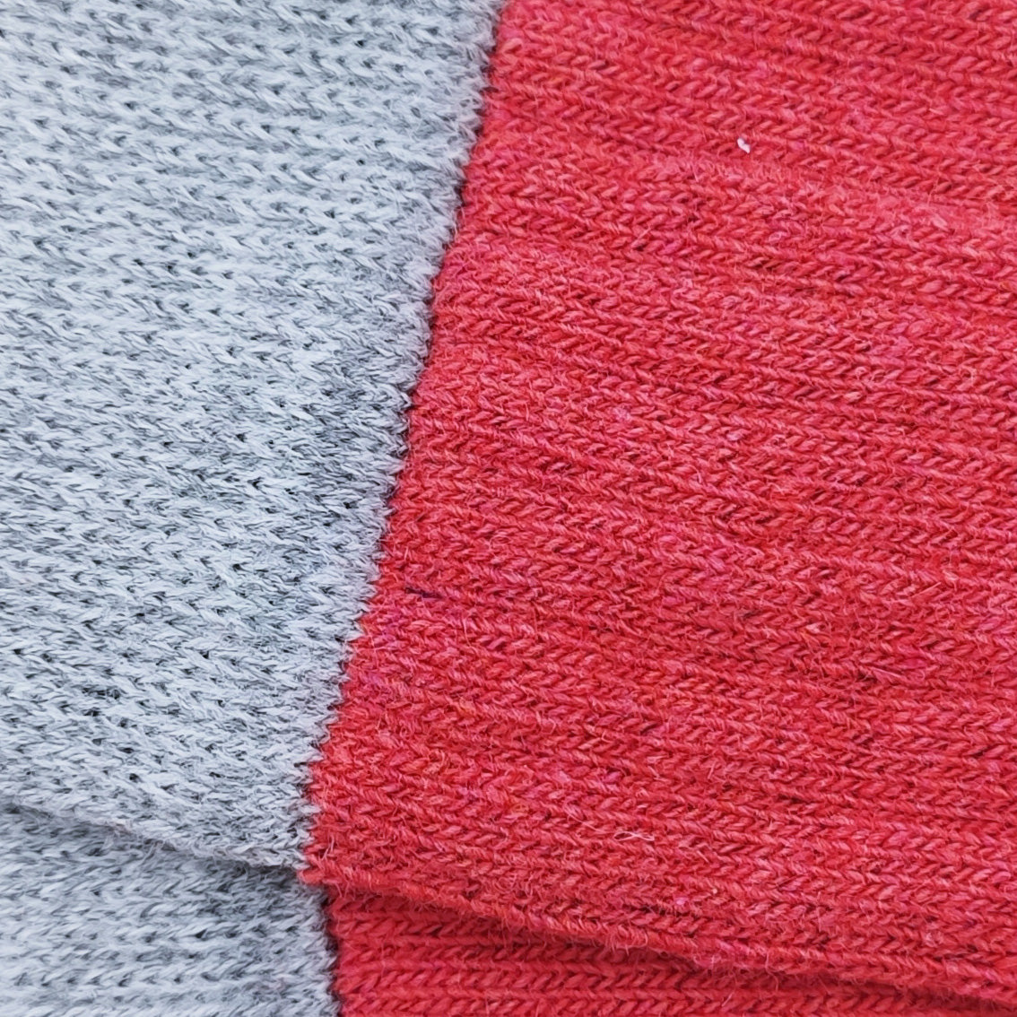 LANA-CORAL-GRIS-DETALLE-(2)