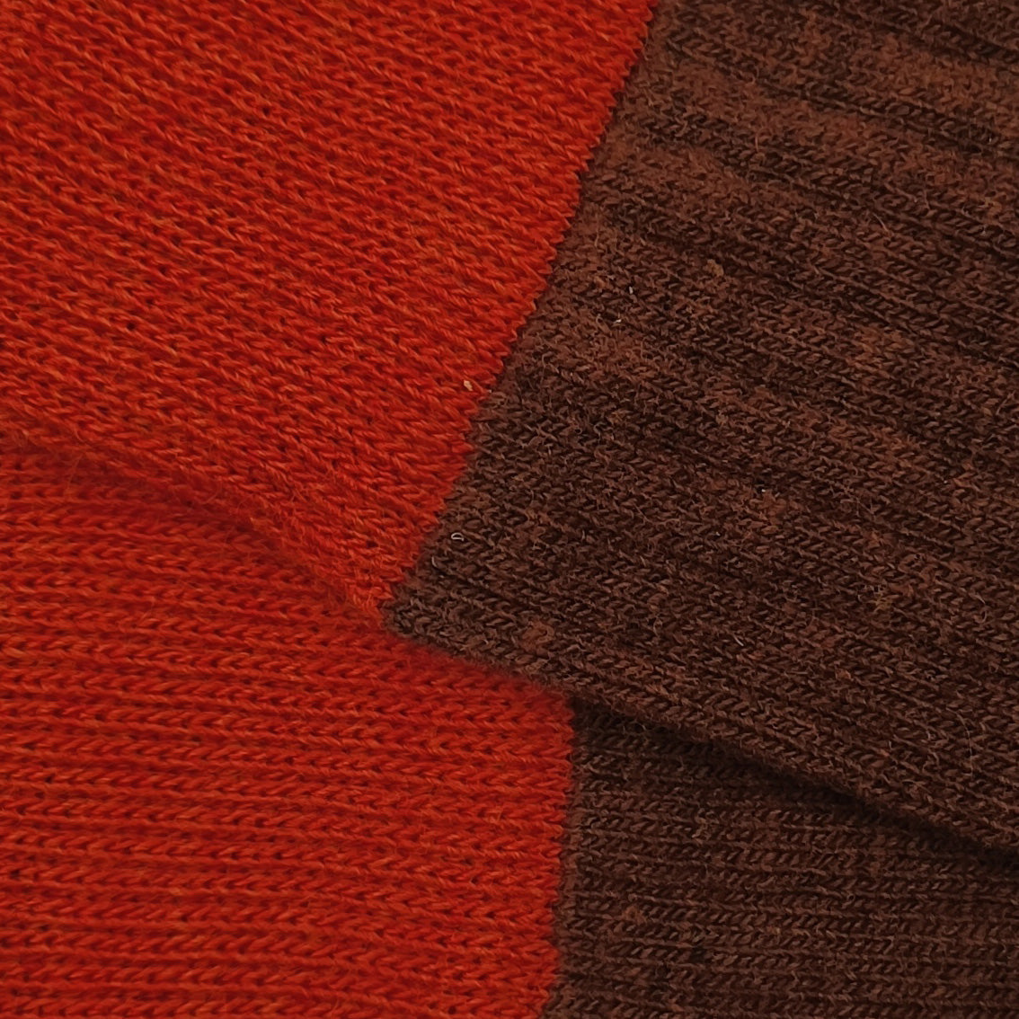 LANA-MARRON-TEJA-DETALLE