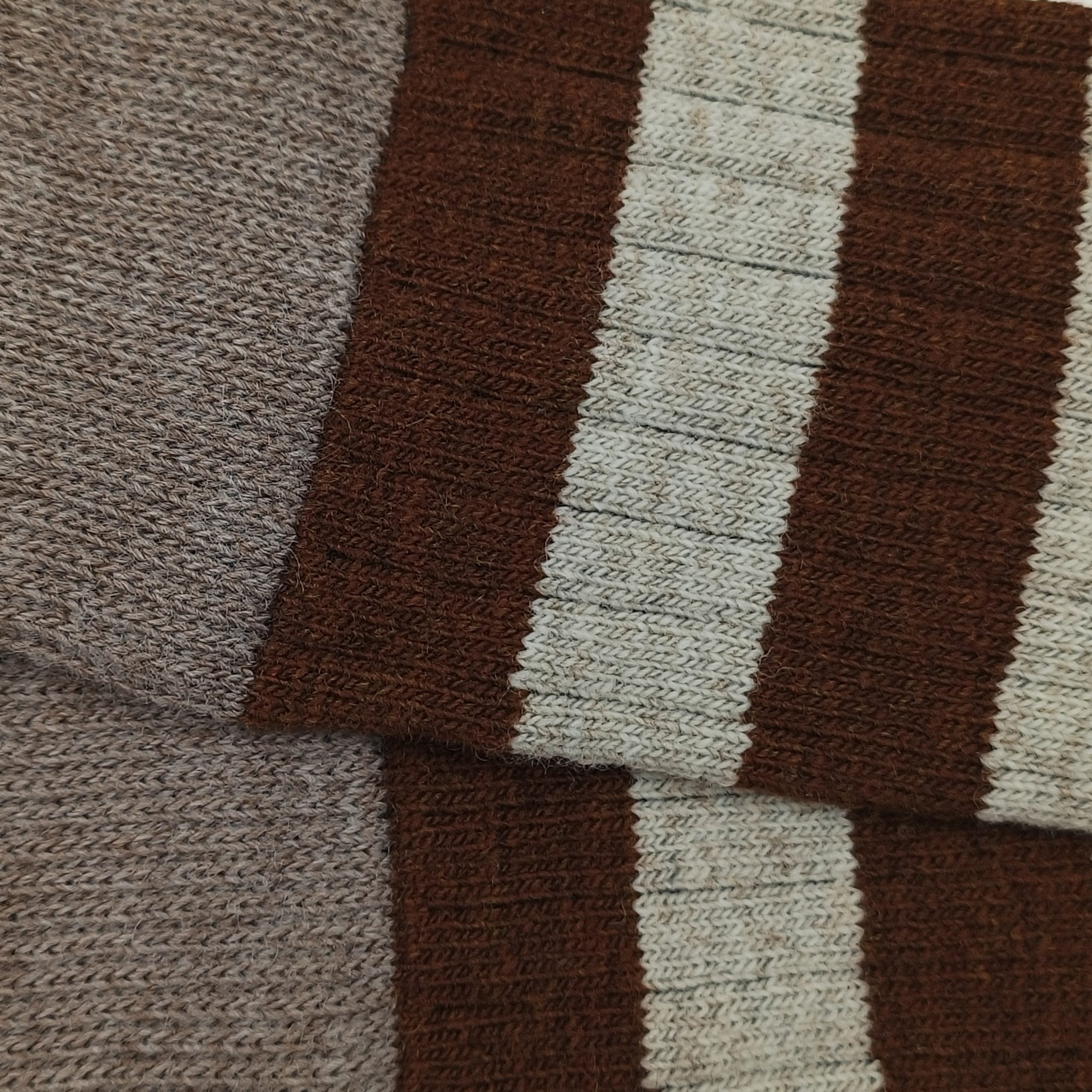 LANA-RAYAS-MARRON-BEIGE-DETALLE
