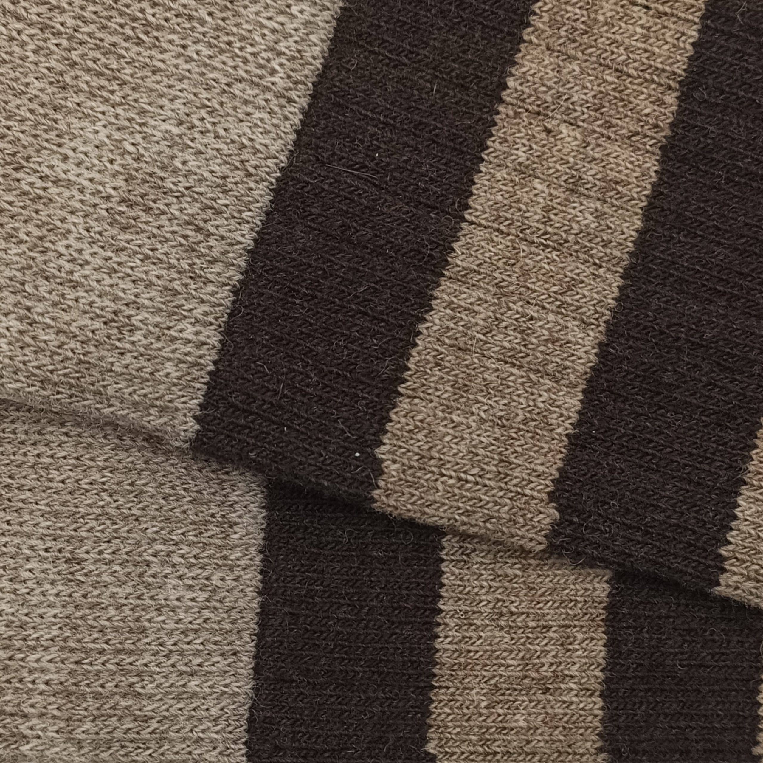 LANA-RAYAS-MARRON-BEIGE-DETALLE
