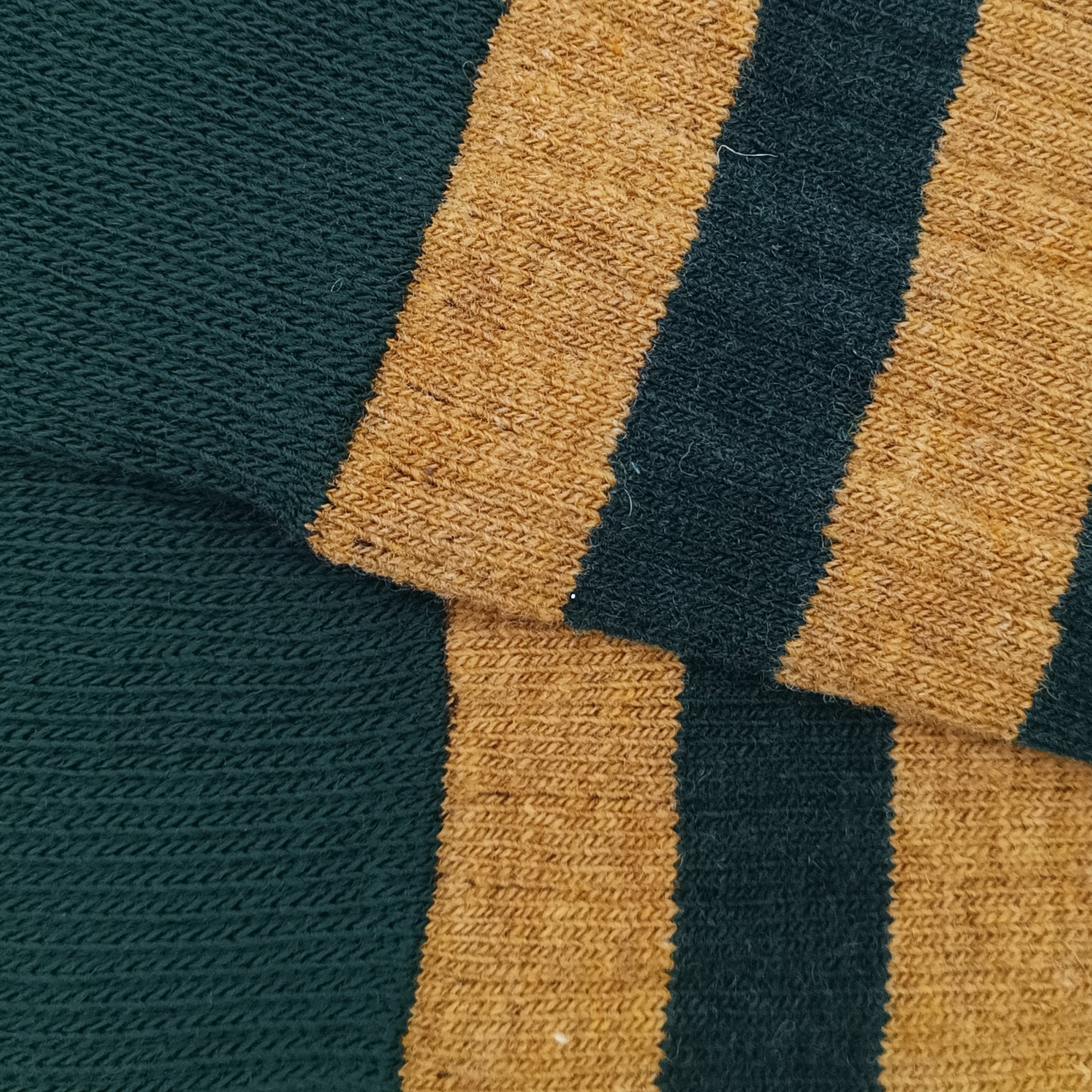 LANA-RAYAS-MIEL-VERDE-BOTELLA-DETALLE